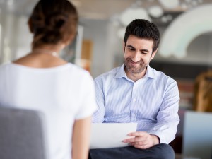3 Ways a Hiring Manager Spots a Team Player in the Interview